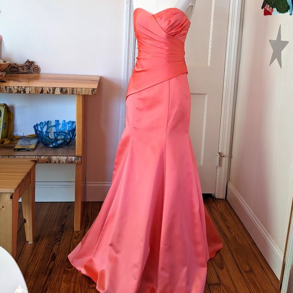 Alfred Angelo Dresses & Skirts - Alfred Angelo Vibrant Pink Strapless Gown
